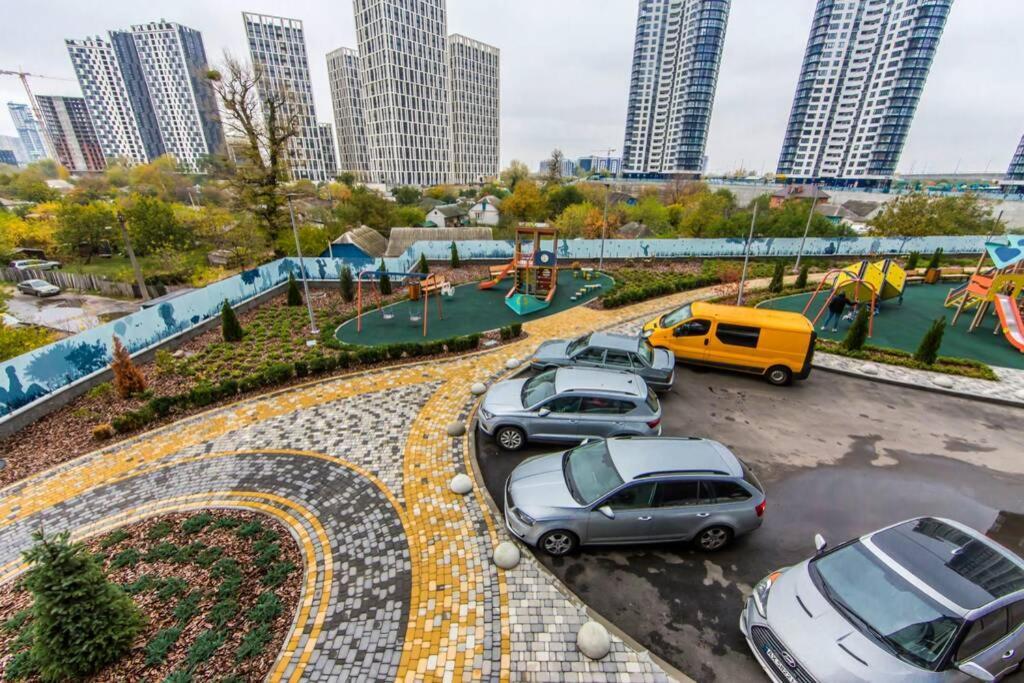 Новые Светлые Апартаменты Метро Славутич Kijów Zewnętrze zdjęcie